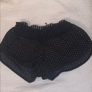 lulu polkadot shorts!